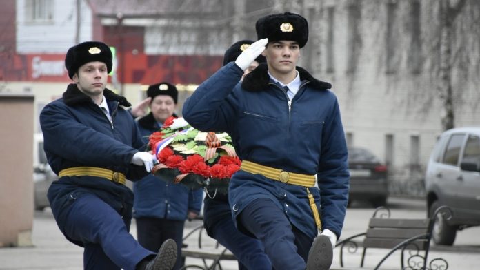 Возложение цветов. День неизвестного солдата. Сасово. з.12.2025_5