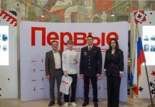 Сасовскому школьнику Константину Ивашкину вручил паспорт первый зампред правительства Денис Боков