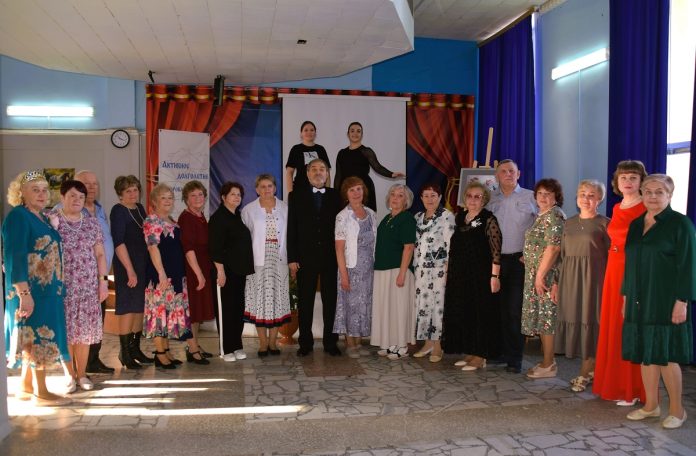 Участницы клуба «Кому за» отметили Международный день вальса (3)