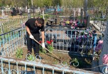Студенты и педагоги Сасовского индустриального колледжа привели в порядок могилу участника Великой Отечественной войны