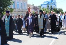 В Сасове прошел крестный ход в честь 200-летия Казанского собора