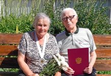В Сасовском округе супруги Николай Николаевич и Валентина Григорьевна Самсоновы отметили 57-летие со дня свадьбы